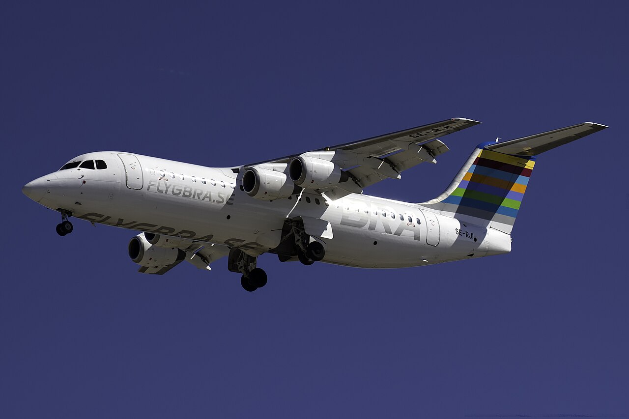 Avro RJ100