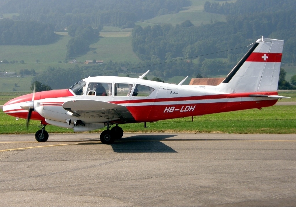 PA-23-250 Aztec